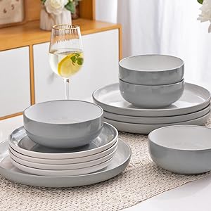 Dinnerware set