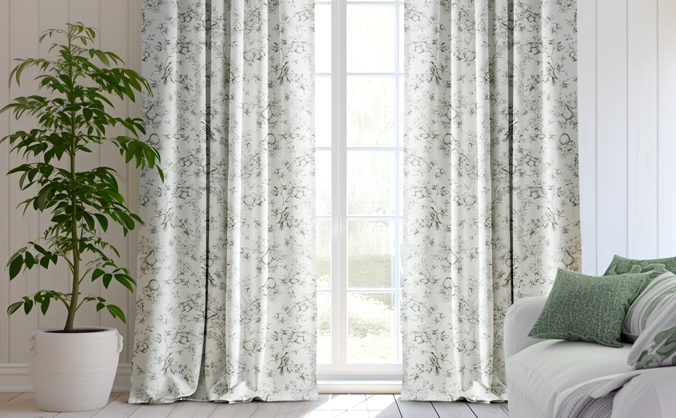 带花的绿色遮光窗帘